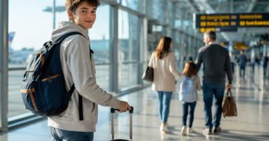 Studente con valigia pronto per un viaggio studio all’estero